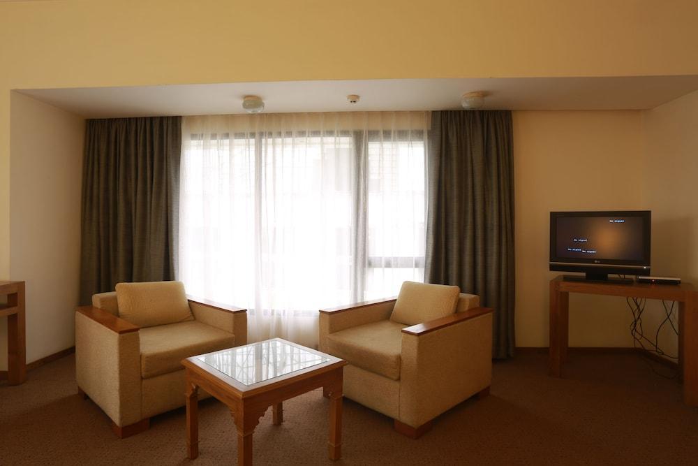 Готель The Avenue Regent Kochi Екстер'єр фото