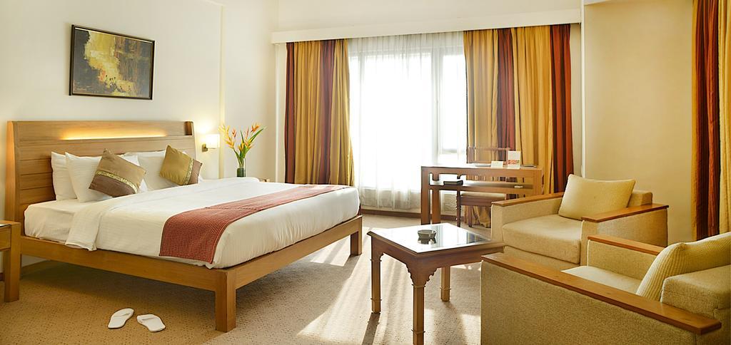 Готель The Avenue Regent Kochi Екстер'єр фото